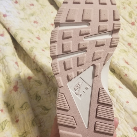 Womans Nike Air Huarache run - Picture 3 of 6